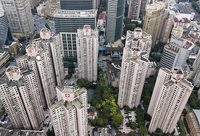 40城半年賣地過萬億 二三四線城市最狂歡
