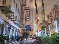 夜探“空中墜物安全隱患整治”現場