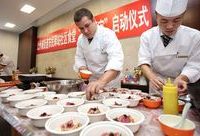 社區食堂聘請五星級酒店名廚當顧問還掌勺，居民和白領能吃到金槍魚鮮壽司和法國青豆