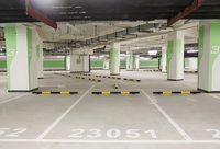 上海一小區停車位6折拋售？物業經理偽造公章和假發票隨意定價，涉嫌職務侵占被批捕