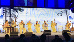 在吳涇“浦江第一灣”， 500多名觀眾欣賞到了一場＂中秋訂制版＂戶外音樂會