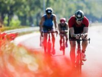 IRONMAN70.3在崇明明珠湖上演，這項國際賽事竟能兜轉生態島秋日美景！