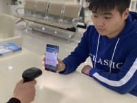 “沒帶證件辦不了”，窗口一句話幾小時隊白排了？奉賢實現近300個事項不帶證也能辦