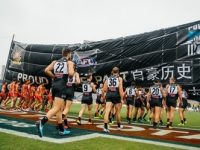 喝著啤酒唱著歌，這個夏天去江灣體育場感受澳式橄欖球的力量和激情！