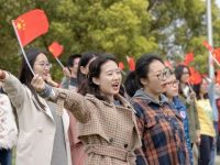 老牌大學發起為國慶生網絡拉歌，交大在上海發第一聲，馬路對面隔壁高校接唱