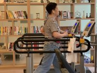 上海首家市民健身中心黨群服務站在殷行揭牌，玩健身的除了年輕人，還有老人和殘障人士