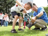 水火箭DIY、無人機操控、在線編程，科創助力“愛心暑托班”送達全市556個教學點