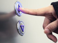 上海住宅加裝電梯門檻將再放寬！取消“一票否決”，力爭年內各區都有老小區立項