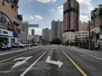 虹口區內斷頭路岳州路今通車，原先亂搭亂建“羊腸小道”不見了
