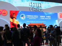 提前1個半小時排隊，國家展延展首日人氣旺