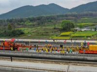 長三角鐵路將增加50億元投資，今年計劃投資900億元以上
