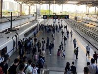 “五一”小長假長三角鐵路發送旅客796萬人次，占全國鐵路客發量24%