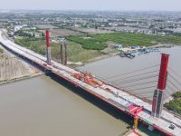新建泖港大橋主橋今日合龍，計劃明年8月建成通車