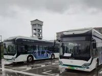 上海新開通首批兩條氫能源公交車，可與中運量換乘，解決高峰通勤需求