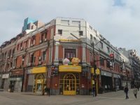 ?樓下就是南京路步行街，上海父子蝸居16平米小屋20年，終于輪上了舊改
