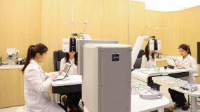 曾經動輒上萬元的進口人工晶狀體，在上海松江這家企業實現國產替代
