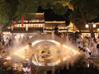 上海青溪老街，沒有臭豆腐醬菜蹄膀，靠什么吸引商戶和游客？