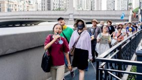 本地游客冒著酷暑也要逛馬路，上海城市深度微游方興未艾