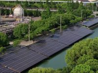 河岸綠化也能發電，上海石化新增9萬平方米光伏電站，每年減碳超1萬噸